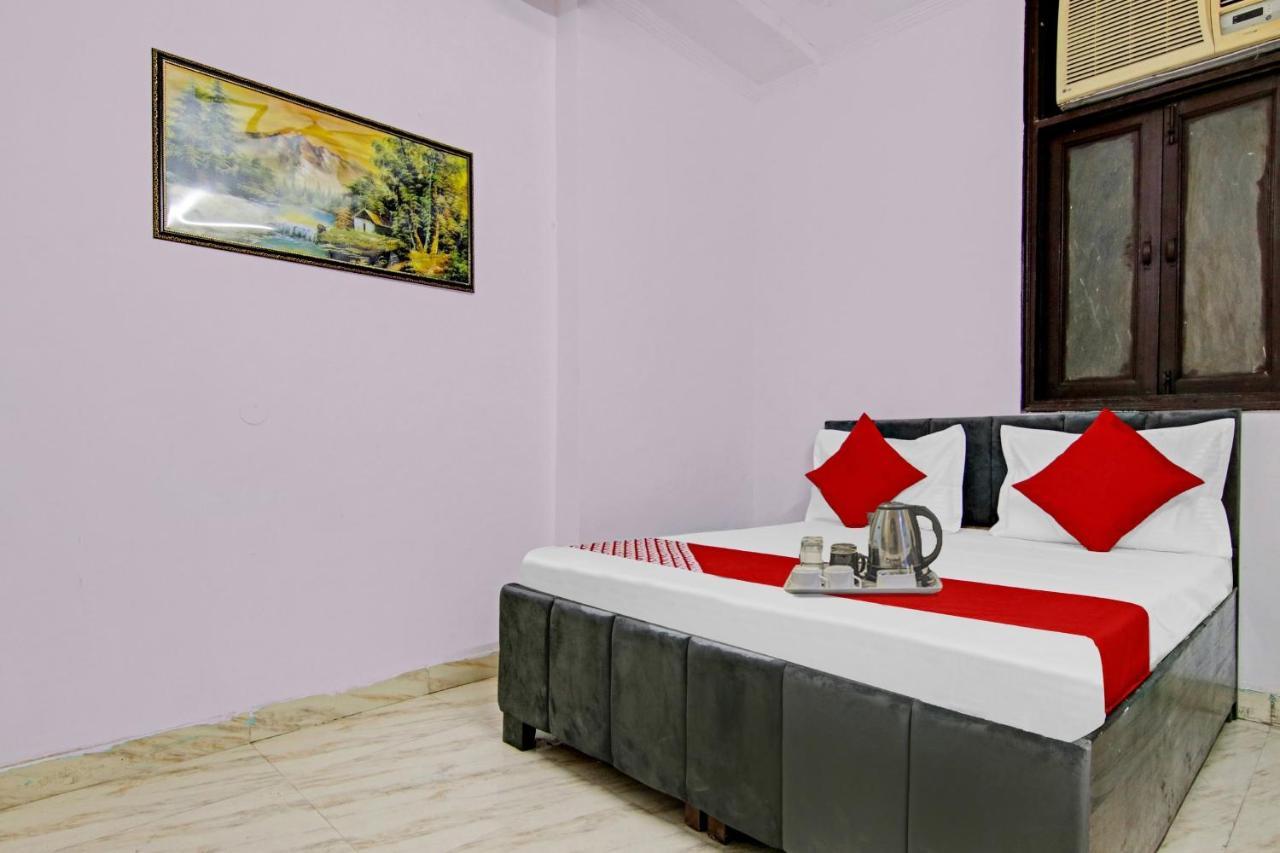 Hotel O Chaudhary Villa Нью-Дели Экстерьер фото