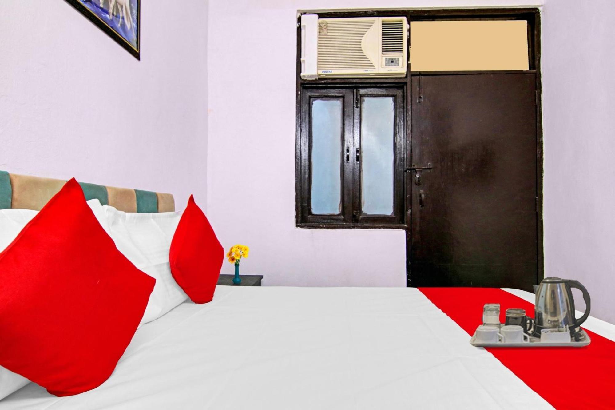 Hotel O Chaudhary Villa Нью-Дели Экстерьер фото