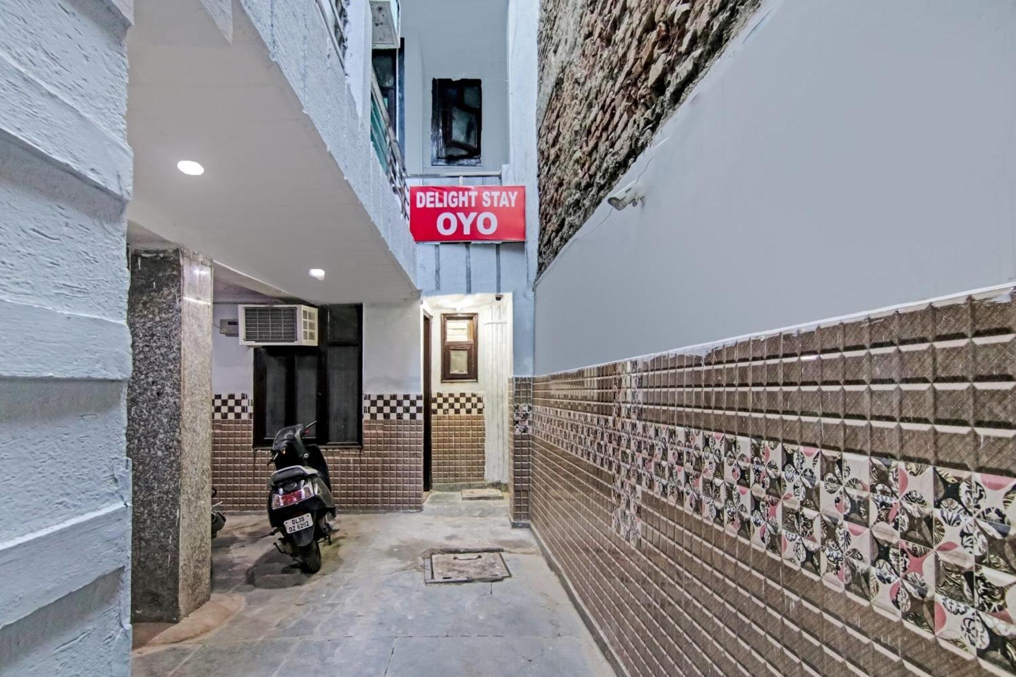 Hotel O Chaudhary Villa Нью-Дели Экстерьер фото